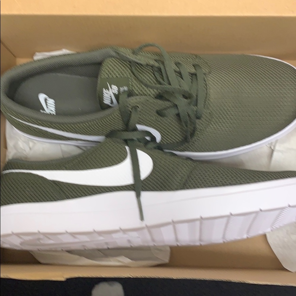 Men’s sneakers